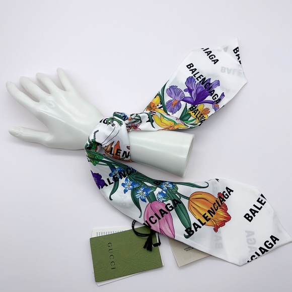 NWT 100% Authentic Gucci X Balenciaga Floral Print Silk Scarf - Picture 5 of 11